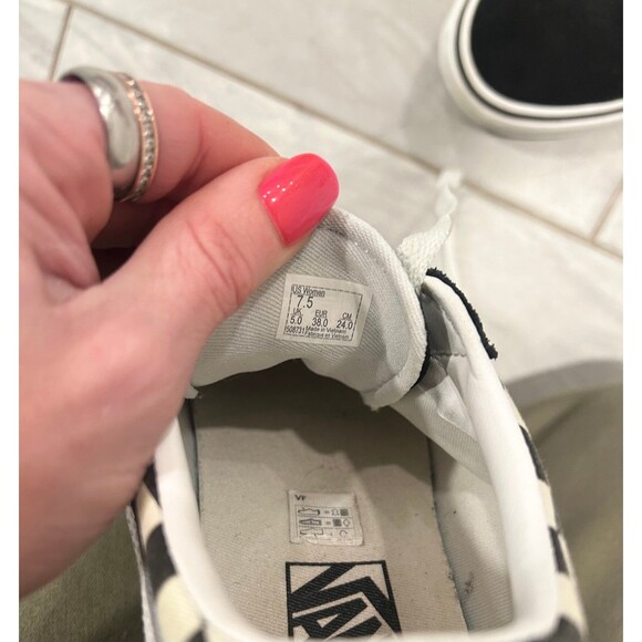 Women’s vans Old Skool checkerboard skate shoes size 7.5 - Picture 10 of 11